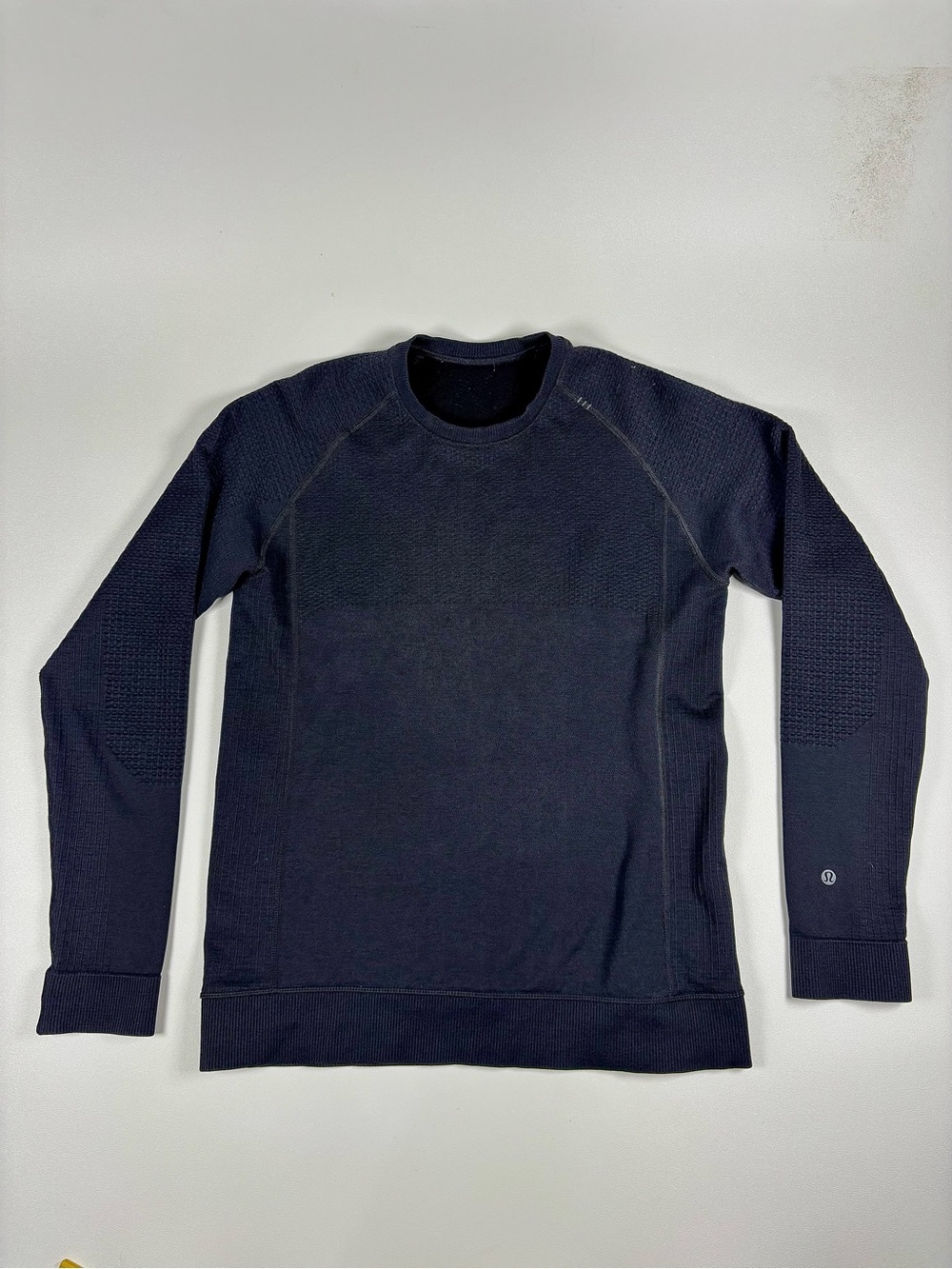 lululemon athletica Men's Black Engineered Warmth Crewneck Long Sleeve Shirt